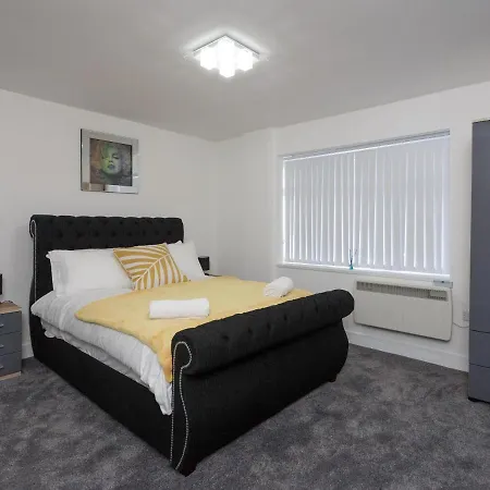 Apartment Live In Leeds Greenhill *