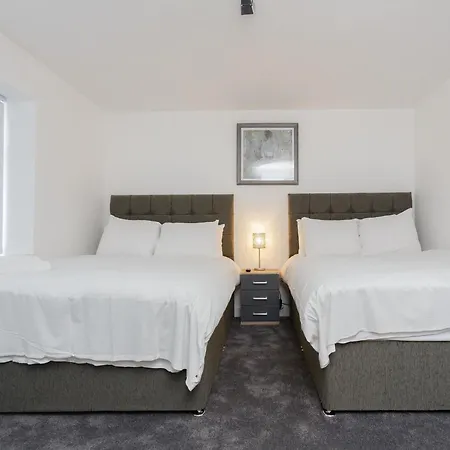 Live In Leeds Greenhill Apartment *