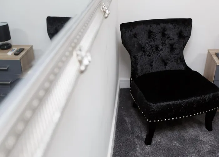 Live In Greenhill דירה