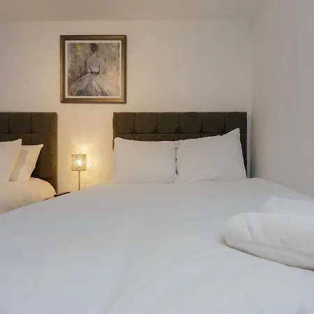 Apartment Live In Greenhill