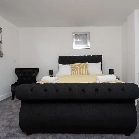 Live In Greenhill Leeds (West Yorkshire)