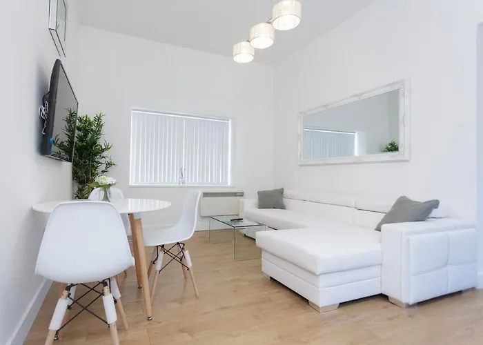 Apartment Live In Greenhill *