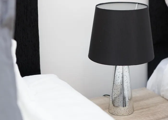 Live In Greenhill Apartment *