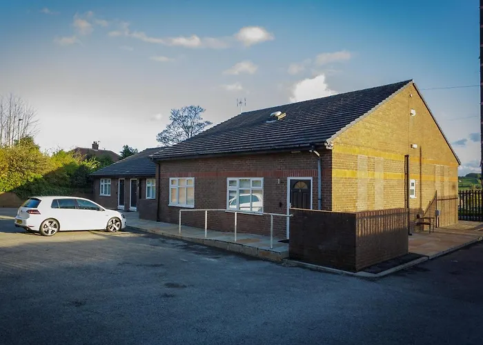 Live In Greenhill Apartment